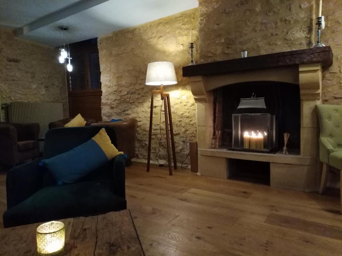 Planches Et Plonk Bed & Breakfast Belves Bagian luar foto