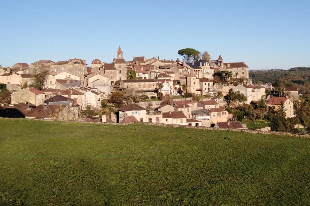 Planches Et Plonk Bed & Breakfast Belves Bagian luar foto