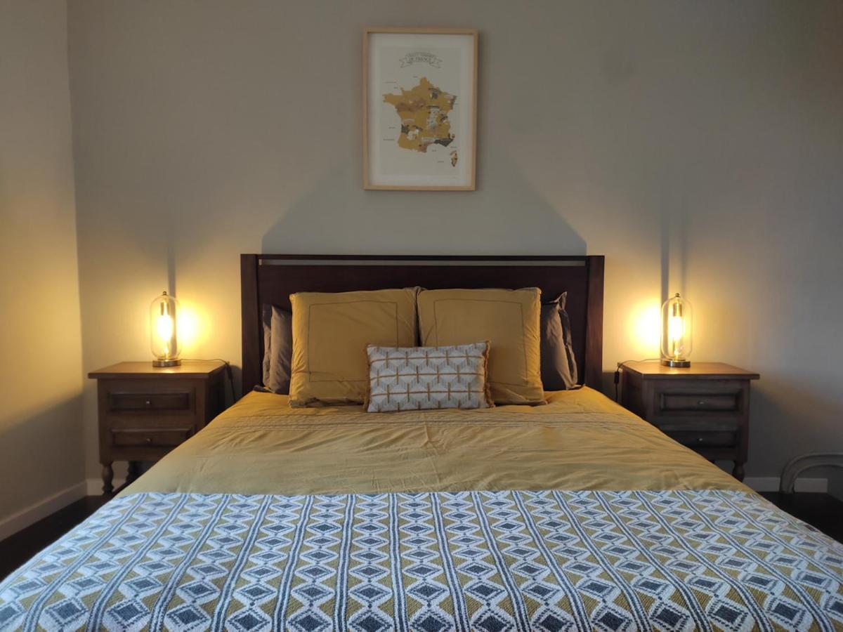 Planches Et Plonk Bed & Breakfast Belves Bagian luar foto